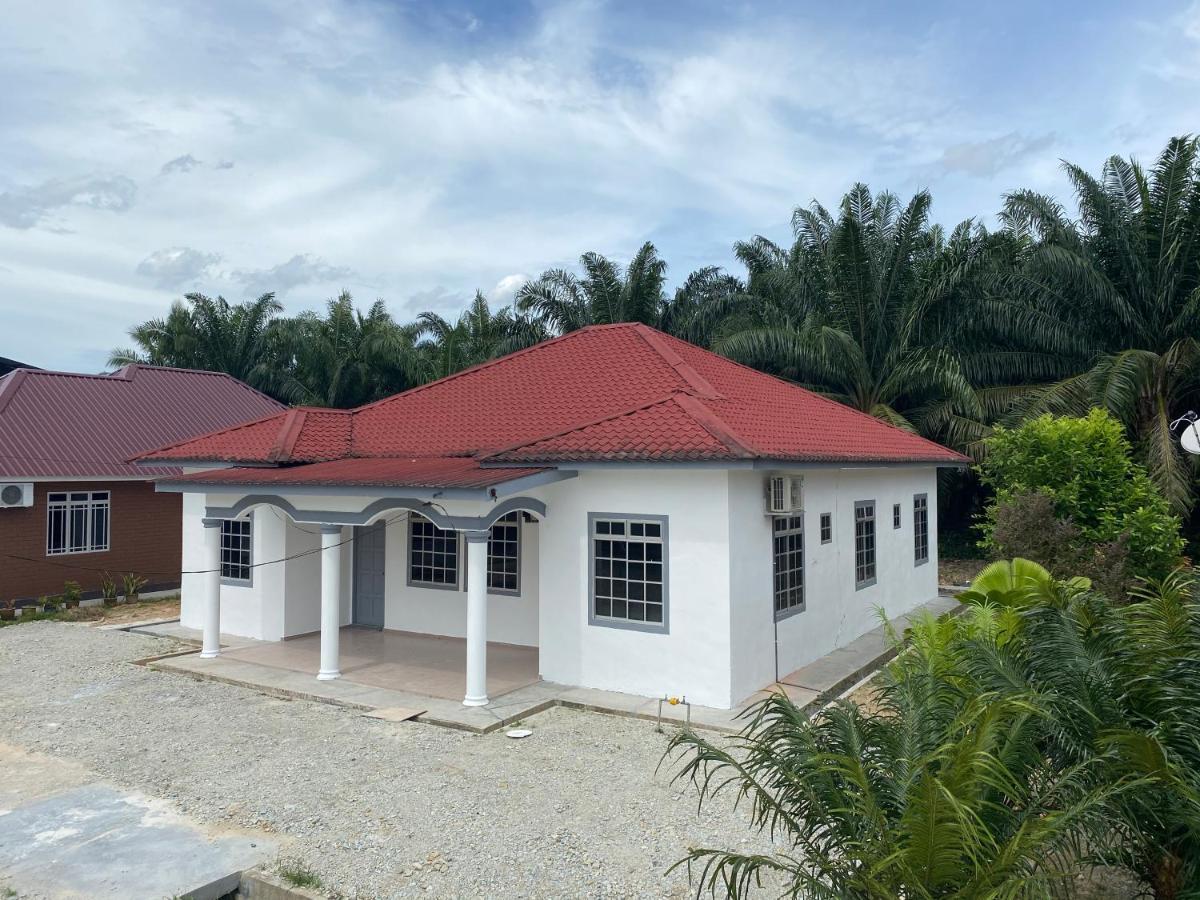 Cempaka Homestay Parit Raja Exterior photo